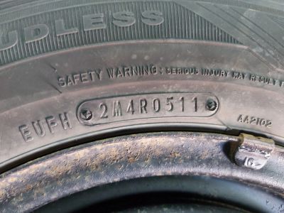 Лот: 16399959. Фото: 1. Зимние шины dunlop 175/70/13. Шины