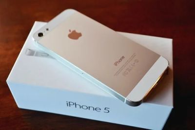 Лот: 3538281. Фото: 1. Iphone 5 white 16gb. Смартфоны