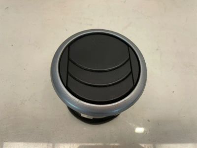 Лот: 22459448. Фото: 1. дефлектор отопителя Suzuki Grand... Другое (автозапчасти)