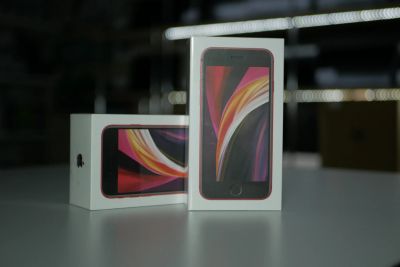 Лот: 15891313. Фото: 1. Смартфон Apple iPhone SE 2020... Смартфоны