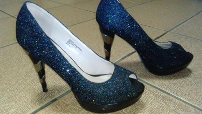 Лот: 6405734. Фото: 1. красивые новогодние Туфельки 36... Туфли