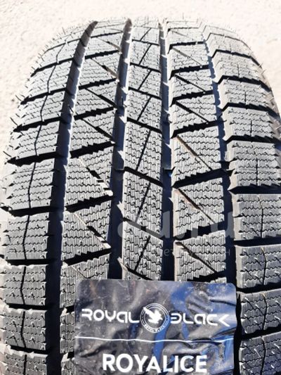 Лот: 24008584. Фото: 1. Зимняя резина 235/70 R-16 "Royal... Шины