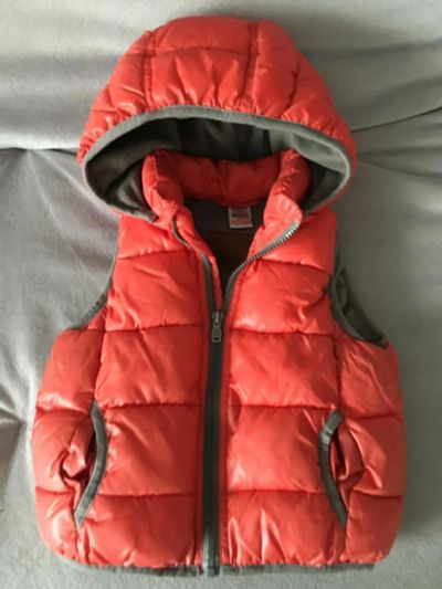 Лот: 9477028. Фото: 1. Безрукавка zara. Верхняя одежда