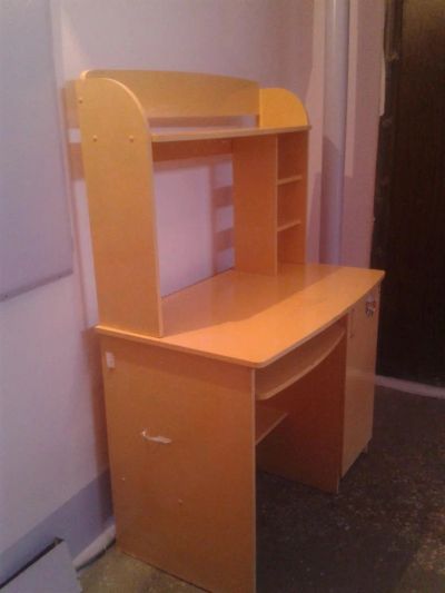 Лот: 3178112. Фото: 1. Стол компьютерный. Компьютерные и письменные столы