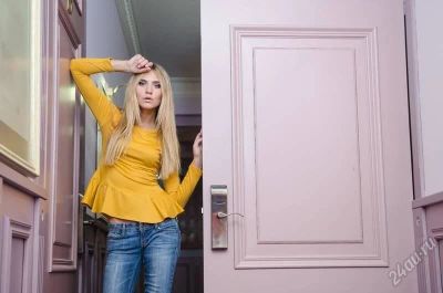Лот: 2847141. Фото: 1. Кофта с баской размер 44-46. Свитеры, толстовки, худи