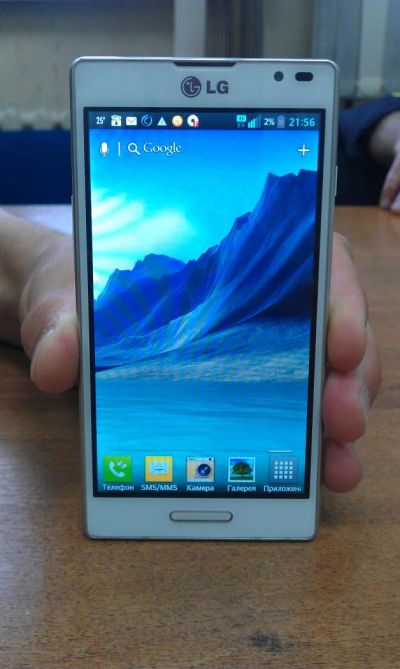 Лот: 4283252. Фото: 1. LG Optimus L9. Смартфоны