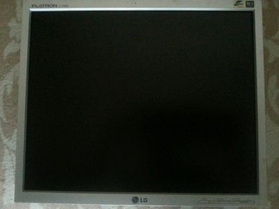 Лот: 9019936. Фото: 1. LG L1750S, мигает лампочка, матрица... ЖК-мониторы