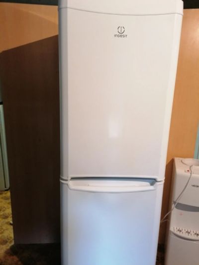 Лот: 15937164. Фото: 1. холодильник indesit двух компрессорный... Холодильники, морозильные камеры