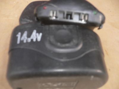 Лот: 6115659. Фото: 1. Два аккумулятора 14.4 вольта и... Батарейки, аккумуляторы, элементы питания
