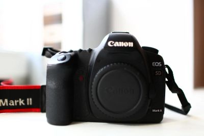 Лот: 4871452. Фото: 1. Canon EOS 5D Mark II. Цифровые зеркальные