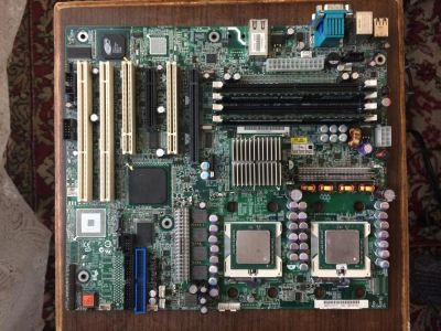 Лот: 10764738. Фото: 1. Intel SE7525RP2 + 2 CPU Xeon 2800... Комплекты запчастей