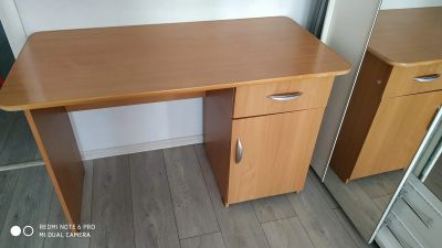 Лот: 15405355. Фото: 1. Стол письменный. Компьютерные и письменные столы