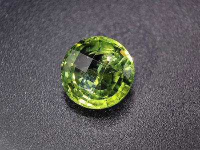 Лот: 20942219. Фото: 1. 2.74 ct. Хризолит круг. Бирма... Драгоценные и поделочные камни
