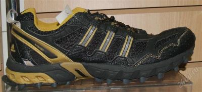 Лот: 1399897. Фото: 1. кроссовки Adidas KanadiaTR. Кеды, кроссовки, слипоны
