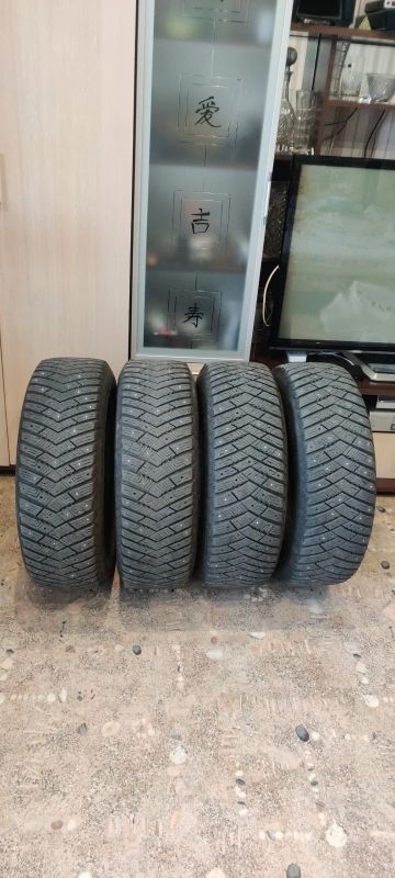 Лот: 25858461. Фото: 1. Зимние шины Goodyear UltraGrip... Шины