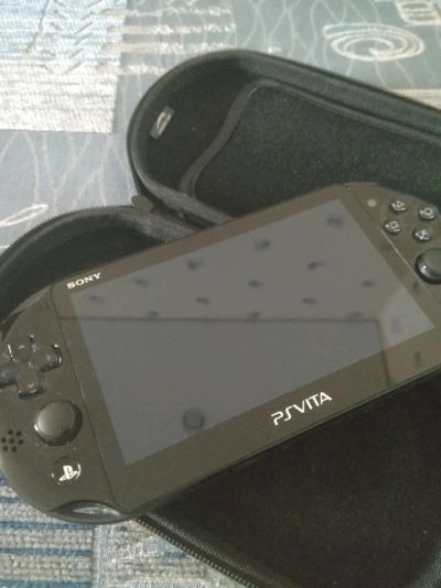 Лот: 12069527. Фото: 1. PS Vita slim + карта памяти 8... Игровые приставки, консоли
