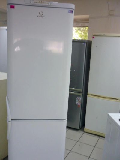 Лот: 8215815. Фото: 1. Холодильник Indesit c240g.016... Холодильники, морозильные камеры