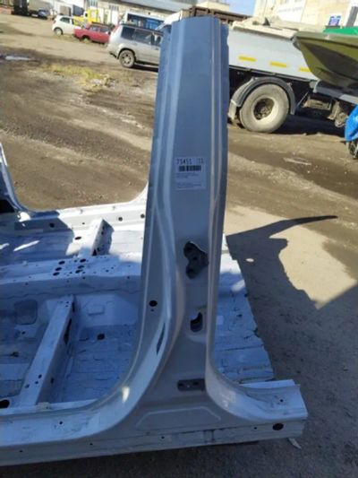 Лот: 21405121. Фото: 1. стойка кузова средняя Toyota Camry... Кузов