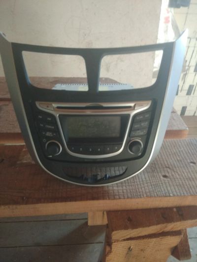 Лот: 16800720. Фото: 1. Штатная магнитола Hyundai Solaris. Автомагнитолы