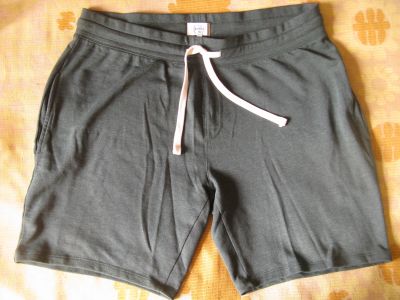 Лот: 16339728. Фото: 1. Шорты трикотаж The Basics C&A... Брюки, джинсы, шорты