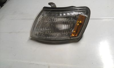 Лот: 16387343. Фото: 1. габарит левый toyota corona 190. Электрооборудование