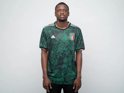 Лот: 21172784. Фото: 1. Футболка Adidas сборная Италии. Футболки, поло