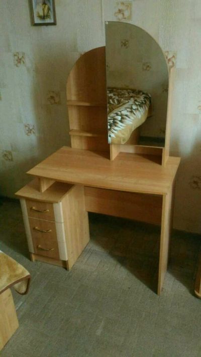 Лот: 12229463. Фото: 1. Дамский столик. Туалетные столики