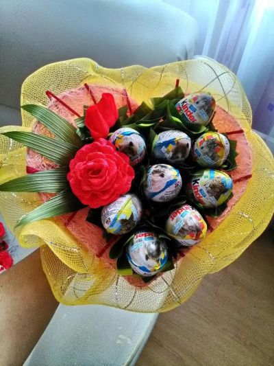 Лот: 3943578. Фото: 1. Букет из киндеров!!!. Подарки на 8 марта