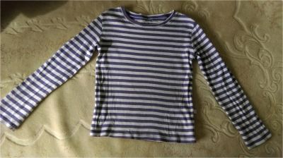 Лот: 11287562. Фото: 1. Тельняшка benetton р.110-116. Свитера, худи, толстовки
