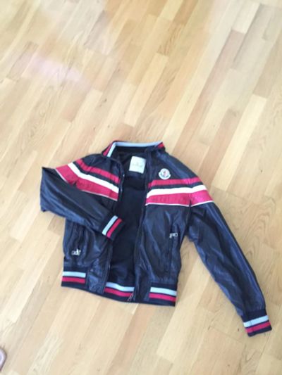 Лот: 7652934. Фото: 1. Куртка Moncler. Верхняя одежда