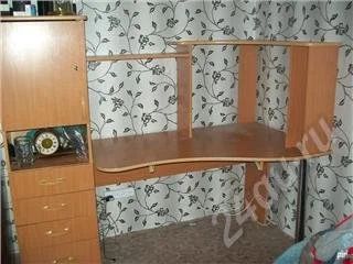 Лот: 445684. Фото: 1. Стол компьютерный в хорошем состоянии... Другое (офисная мебель и домашние кабинеты)