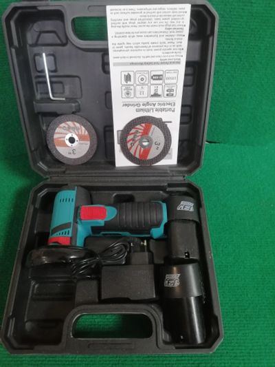 Лот: 25030872. Фото: 1. Аккумуляторная Мини УШМ Makita... Электроинструмент