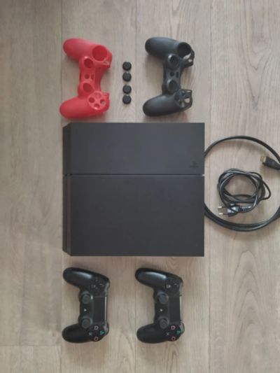 Лот: 19293556. Фото: 1. Ps4. Игровые приставки, консоли