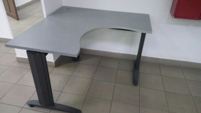Лот: 10056973. Фото: 1. Офисный стол угловой. Компьютерные и письменные столы