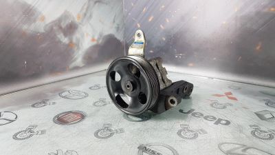 Лот: 23586582. Фото: 1. Насос гидроусилителя Nissan Elgrand... Ходовая, подвеска, рулевое управление