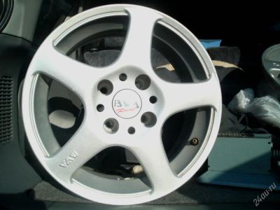 Лот: 39663. Фото: 1. Литые диски R15 4x108. Шины