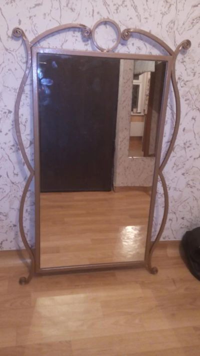 Лот: 6644332. Фото: 1. зеркало в кованной раме. Зеркала