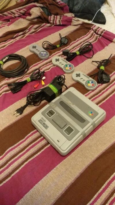 Лот: 10185046. Фото: 1. Продам приставку Super nintendo... Игровые приставки, консоли
