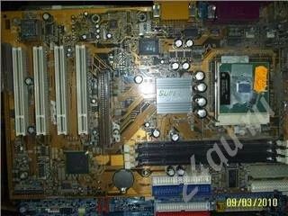 Лот: 268030. Фото: 1. Мат. плата + celeron 566 вздутые... Материнские платы