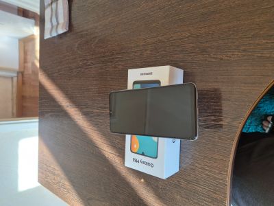 Лот: 23521871. Фото: 1. Samsung Galaxy M32 6/128 белый. Смартфоны