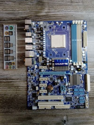 Лот: 16949982. Фото: 1. Gigabyte GA-MA770T-UD3. Материнские платы