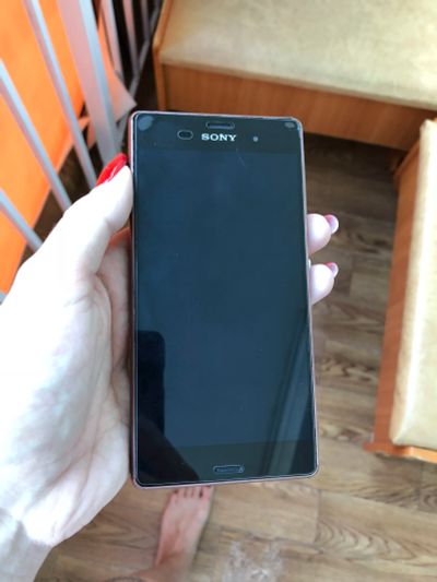 Лот: 11636776. Фото: 1. Продам Sony Z3 (не включается). Смартфоны