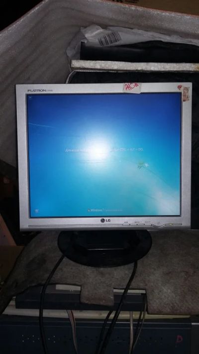 Лот: 12712230. Фото: 1. Монитор ЖК 17" LG Flatron L1717... ЖК-мониторы