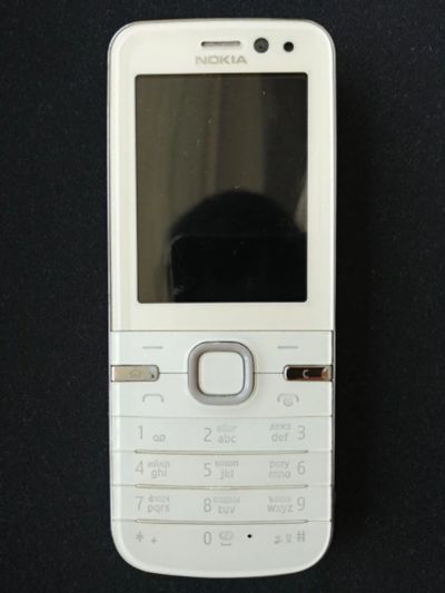 Лот: 11518823. Фото: 1. Nokia 6730 classic (цвет Сeramic... Кнопочные мобильные телефоны