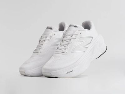 Лот: 25732581. Фото: 1. Кроссовки New Balance Fresh Foam... Кеды, кроссовки, слипоны