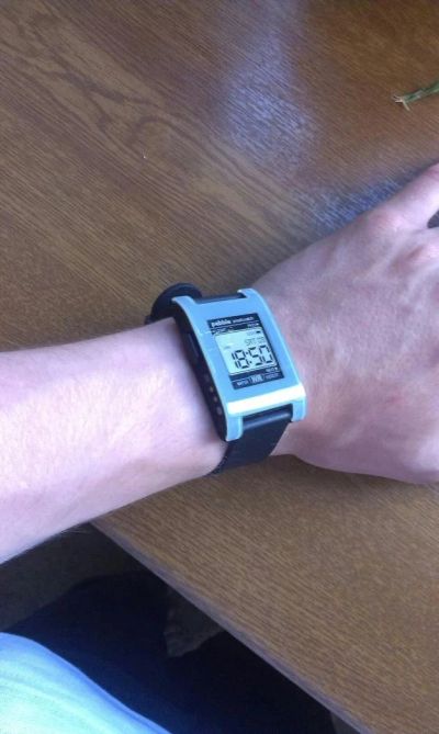 Лот: 8024711. Фото: 1. Pebble Classic Grey. Смарт-часы, фитнес-браслеты, аксессуары