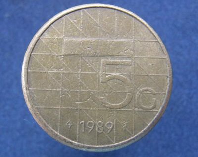 Лот: 8788145. Фото: 1. Иностранная монетка №12044 (Толстая... Остальные страны