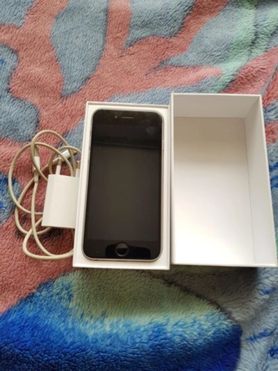 Лот: 11588020. Фото: 1. iPhone 6. Кнопочные мобильные телефоны