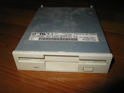 Лот: 6935028. Фото: 1. Дисковод floppy 3.5 NEC FD1231H. Приводы CD, DVD, BR, FDD