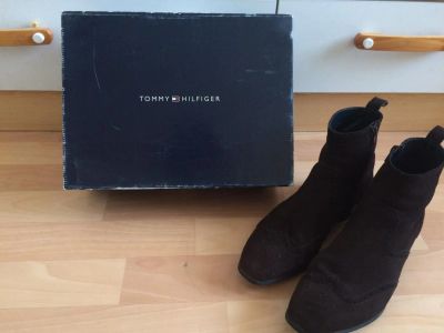 Лот: 9218471. Фото: 1. Tommy Hilfiger 42 размер, б/у... Сапоги, полусапоги